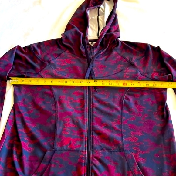 Anne Klein Woman’s hooded Abstract Black and Red Running Jacket Size L NWOT - Picture 7 of 8
